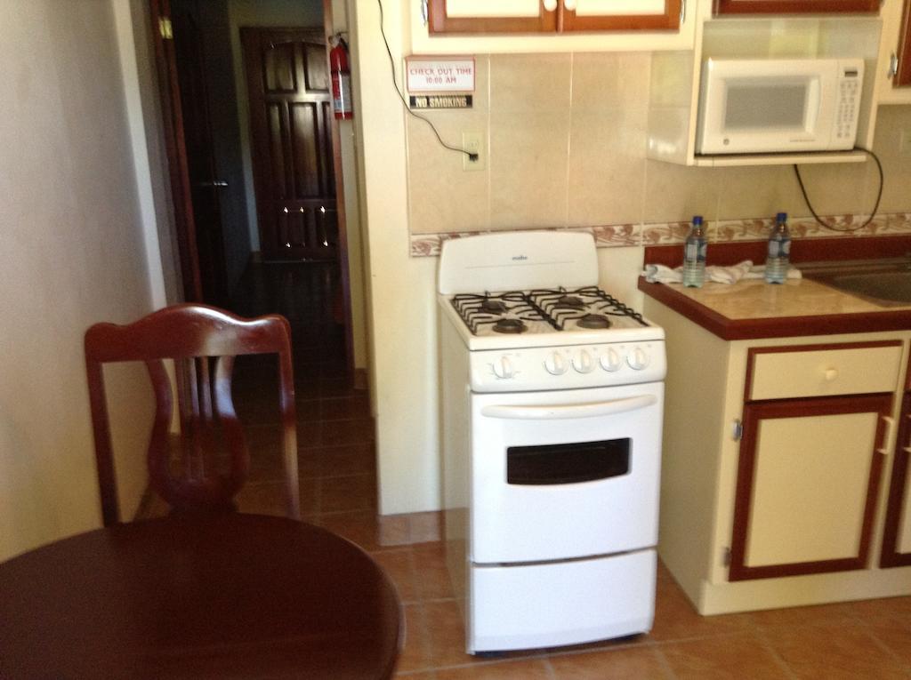 Panchos Villas Caye Caulker Room photo