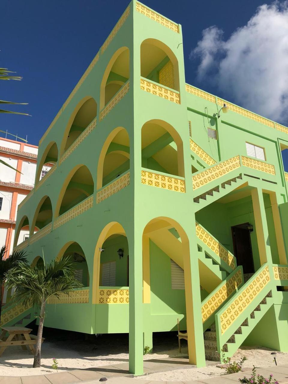 Panchos Villas Caye Caulker Exterior photo