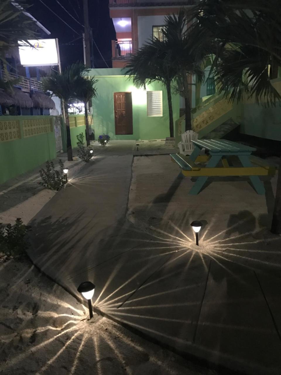 Panchos Villas Caye Caulker Exterior photo